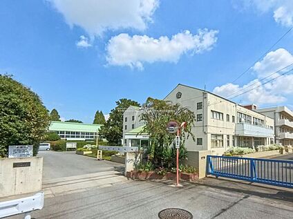 春日部市立桜川小学校 900ｍ(徒歩12分)