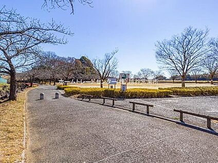 内牧公園 1600ｍ(徒歩20分)