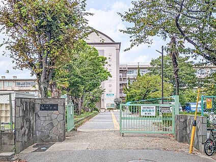 越谷市立南中学校 650m(徒歩9分)