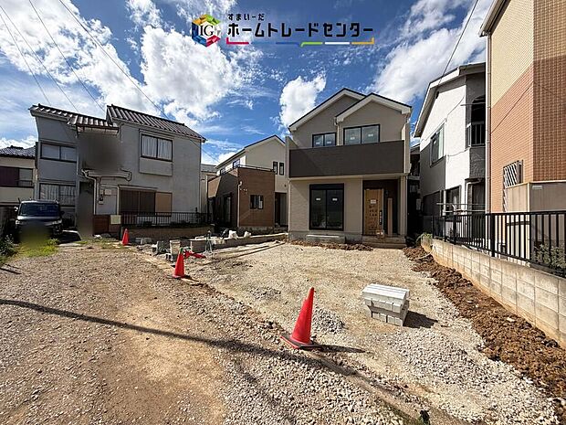 【前面道路含む現地写真】土日のご予約はもちろん、平日やお仕事のお時間に合わせてのご案内も実施しています。まずはお客様のご都合をお伺いさせて頂き、それに合う形で物件のご紹介をさせていただきます。お気軽にお問い合わせください。
