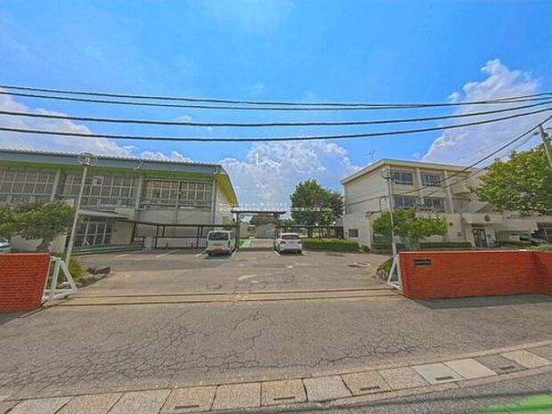 春日部市立豊春中学校（約1,520m）