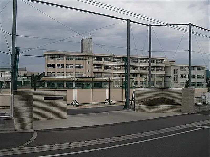 【車・交通】岡山市東山中学校