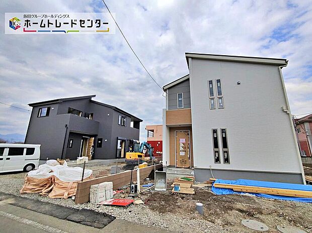 【現地（2026年4月）撮影】3台駐車可能な広めのカースペース！学校やお買い物施設がバランスよく揃う閑静な住宅地です♪