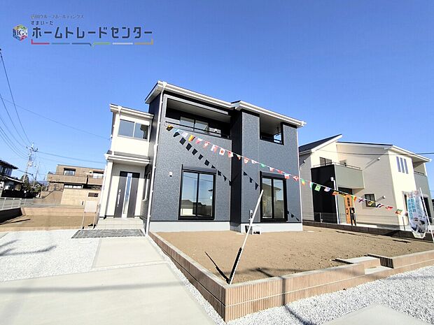 【駐車場】1号棟
広々4台駐車可能です！急な来客用の駐車スペースとしてもお使いいただけます。