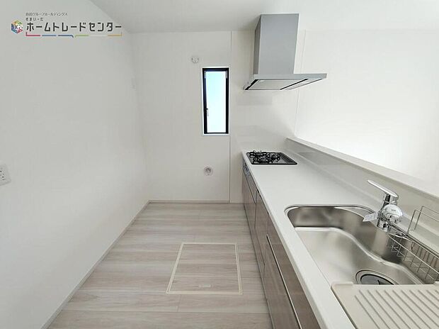 【キッチン】◆人気の対面式キッチン。お食事の準備をしながらでもご家族とのコミュニケーションを楽しめます♪ぜひご見学の際にはキッチンに立ち、生活をイメージしてください。