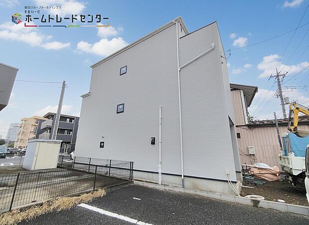 【現地外観写真】◆飯田グループホールディングス唯一の販売専門会社のホームトレードセンターの社員が直接、当物件をご案内いたします。見学希望、資料請求等、お気軽にお問い合わせくださいませ♪