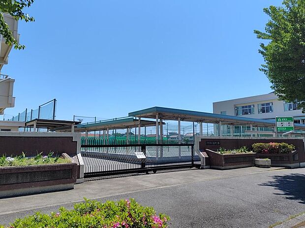 前橋市立東中学校(約260m)