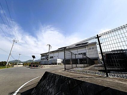 甘楽町立甘楽中学校 2300ｍ(徒歩29分)