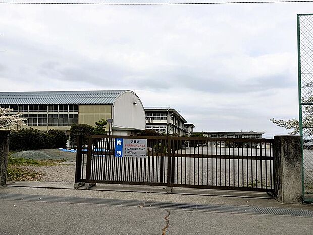 富岡市立高瀬小学校（約650m）