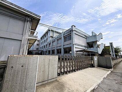 高崎市立片岡中学校 1300ｍ(徒歩17分)