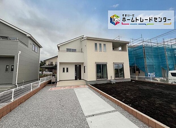 【現地外観写真】3号棟◆落ち着いた街並みの中にありながら、生活に必要な施設が身近にそろう便利な住環境。毎日の暮らしを快適に支える、家族にうれしいロケーションです。