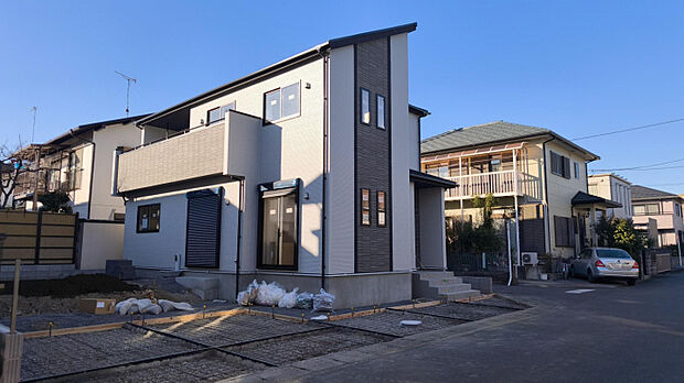 南向きの日当たり良好なインナーバルコニーが魅力的！　足場解体しました！12月撮影