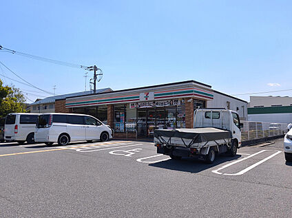 セブンイレブン鴻巣氷川町店 574m