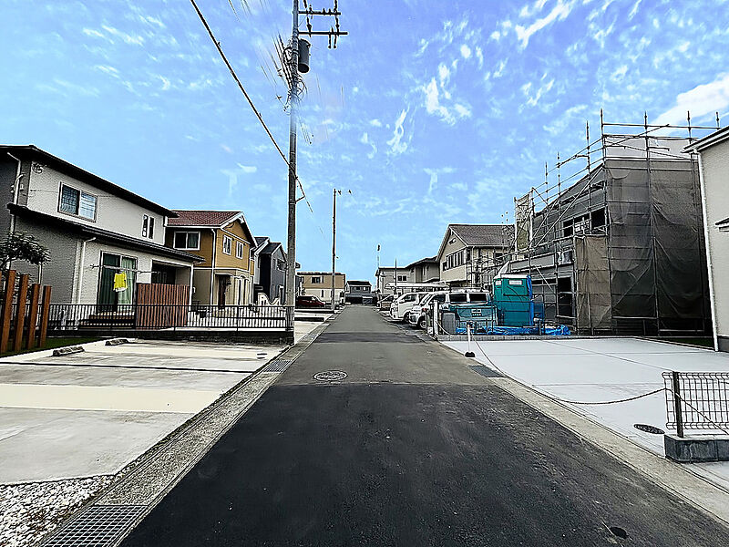 前道路を含む現地外観写真