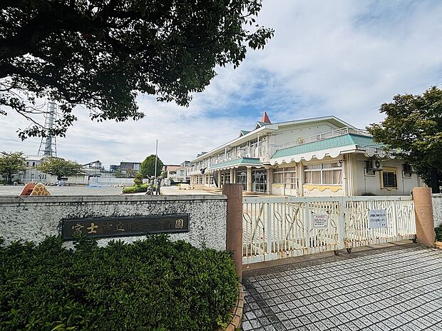 昭和幼稚園（約961m）