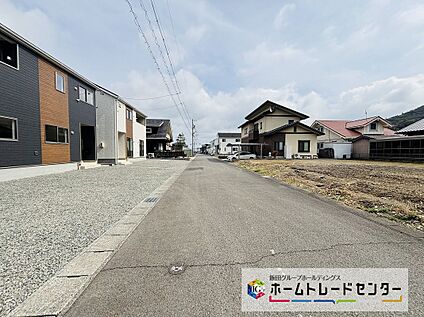 前道路を含む現地外観写真