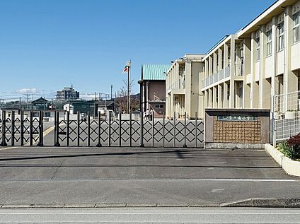 裾野南小学校 800ｍ(徒歩10分)