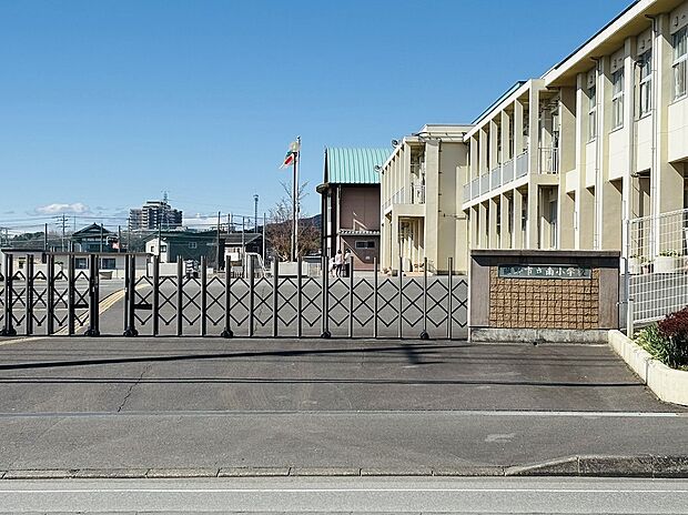 裾野南小学校(約800m)