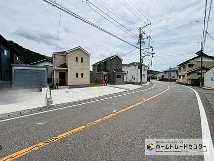 前道路を含む現地外観