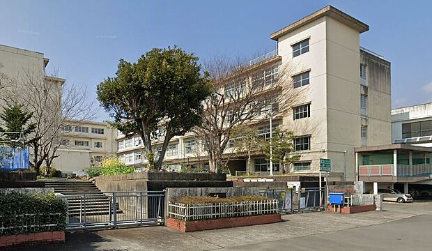 観山中学校(約2,000m)
