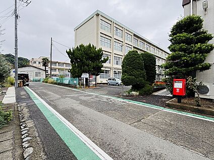 高部小学校 500ｍ(徒歩７分)
