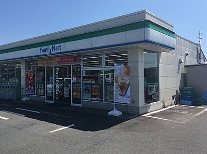 ファミリマート厚原店 480ｍ(徒歩６分)