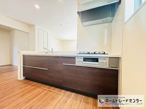 【☆kitchen☆】～キッチン～
人気の対面式キッチン。お食事の準備をしながらでもご家族とのコミュニケーションを楽しめます♪ぜひご見学の際にはキッチンに立ち、生活をイメージしてください。