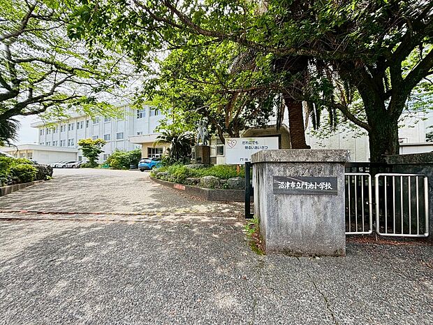 門池小学校（約1,450m）