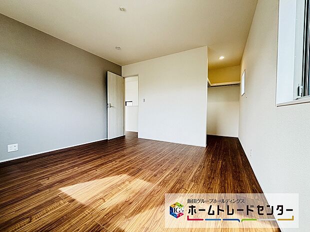 【☆BedRoom☆】～主寝室～
ウォークインクローゼット収納を完備した洋室です。室内はお気に入りの家具でレイアウトをお楽しみいただけます♪
