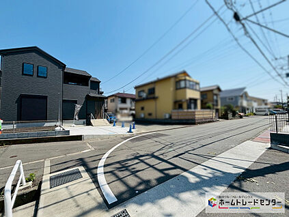 前道路を含む現地外観写真