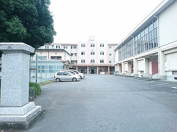 富士宮第三中学校(約1,296m)