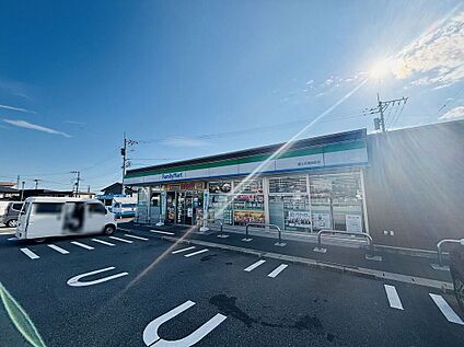 ファミリマート天間高屋店 344ｍ(徒歩５分)