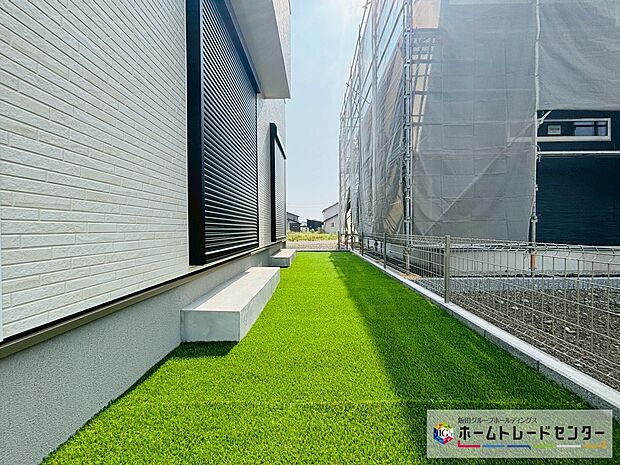 【現地外観写真】南建物との間隔も取れています