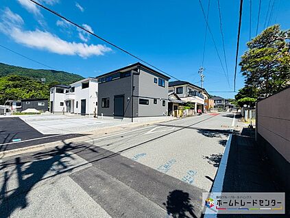 前道路を含む現地外観写真