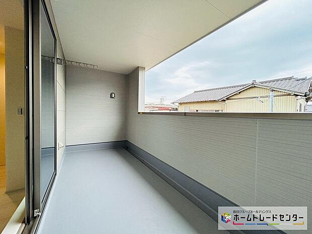 【☆Balcony☆】2号棟~バルコニー~
インナーバルコニーは天気の急変にも慌てず対応ができます