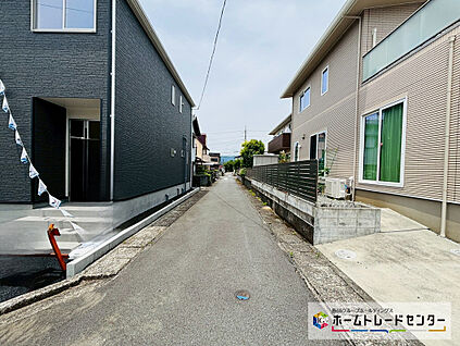 道路を含む現地外観