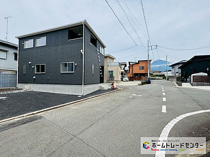 前道路を含む現地外観写真