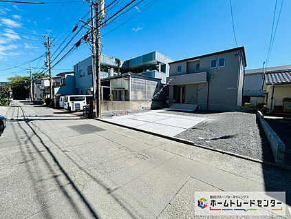 前道路を含む現地外観写真