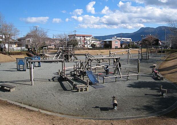 御殿場中央公園（約800m）