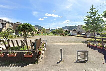 羽鳥柳坪公園 300ｍ(徒歩４分)