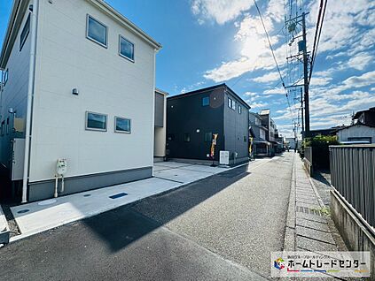 前道路を含む現地外観写真