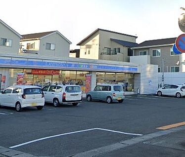 ローソン三光町店 562ｍ(徒歩８分)