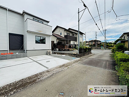 前道路を含む現地外観写真