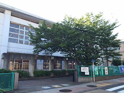 江尻小学校 650ｍ(徒歩９分)