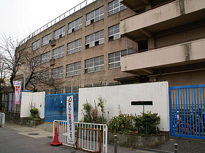 岩田西小学校 400ｍ(徒歩約5分)