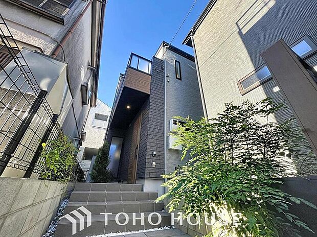 【外観】
お住まい購入に向けての『質問』・『疑問』。具体的に何を準備をして進めたらいいのか？些細な事でも何でも質問して下さい。誰よりも解り易く、安心してお住まいが購入出来るようサポート致します。