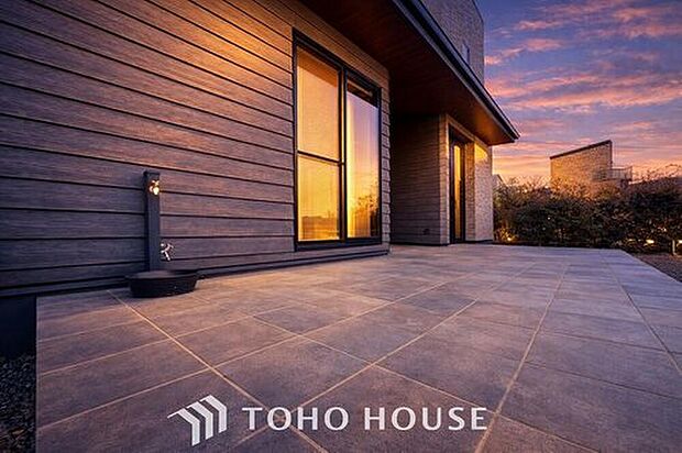 【バルコニー】洗濯物を干す以外に、ガーデニングや家庭菜園なども楽しめます♪