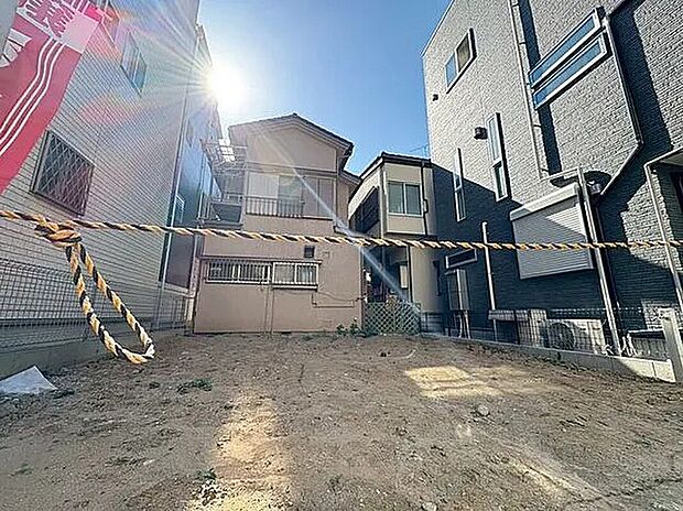 【現地外観写真】JR総武線と東西線が利用可能な便利な立地の新築戸建て。3～4人家族にちょうど良いサイス感のお家です。