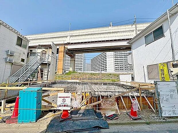 【現地外観写真】東京メトロ千代田線 綾瀬駅 徒歩7分。通勤通学に便利