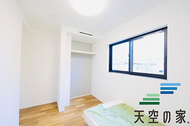 【施工例【内観】】子育て環境にはぴったりな落ち着いた閑静な住宅地です。